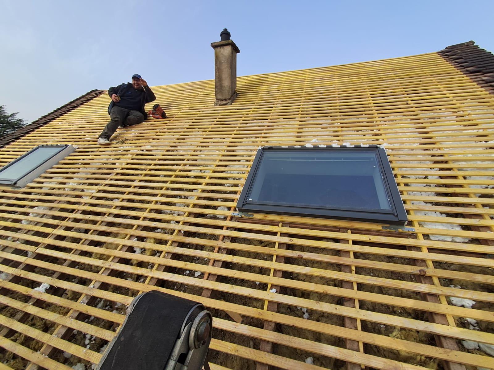 Pose de charpente et liteaux avant couverture de toiture par un couvreur à Tours en Indre-et-Loire (37)